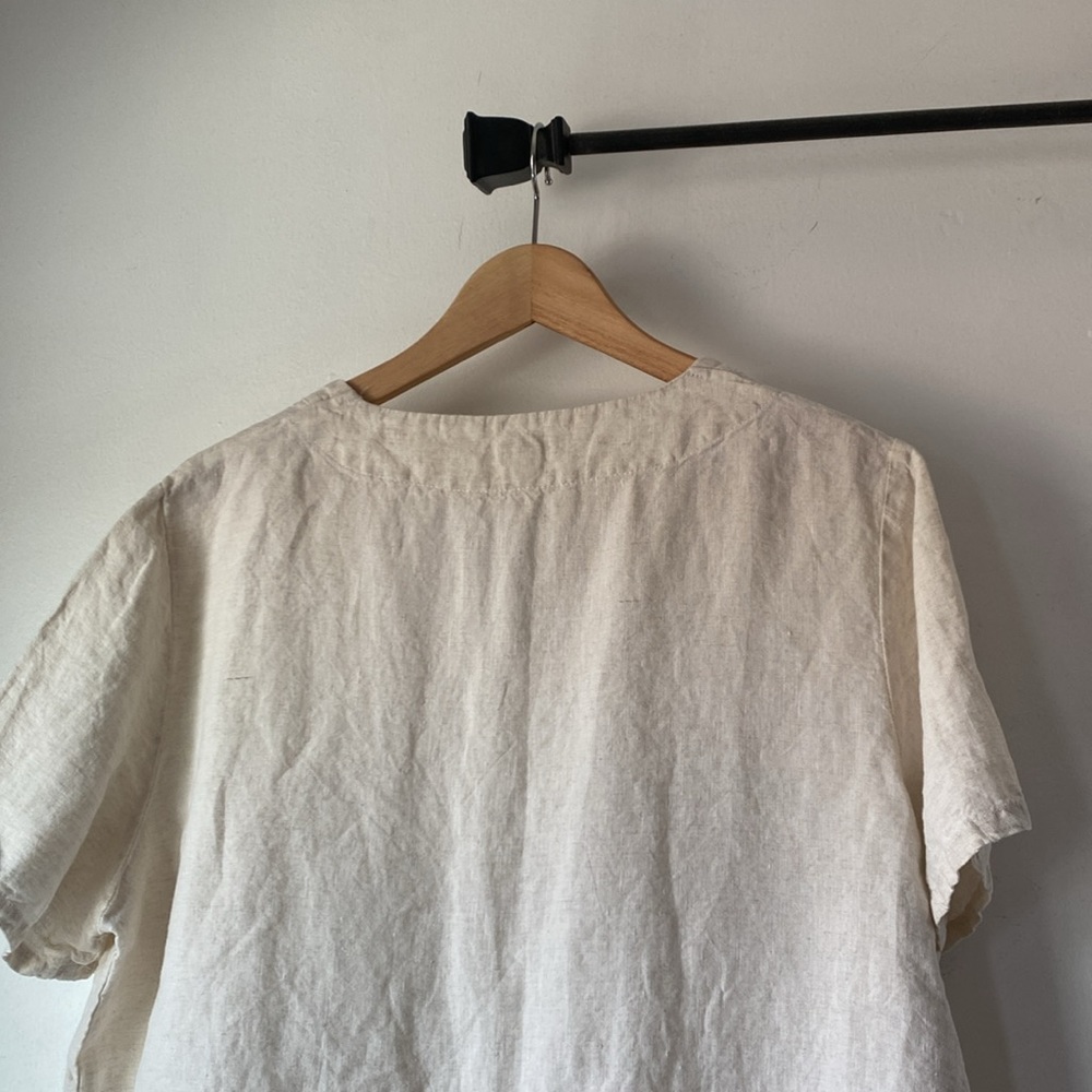 Bed Threads L Linen V Neck Top - Picture 9 of 12